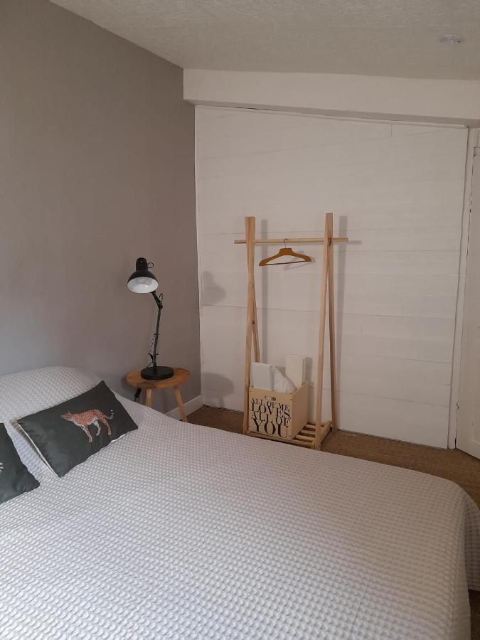 B&B Chambres "Chez Meme Germaine" Caramany Bagian luar foto