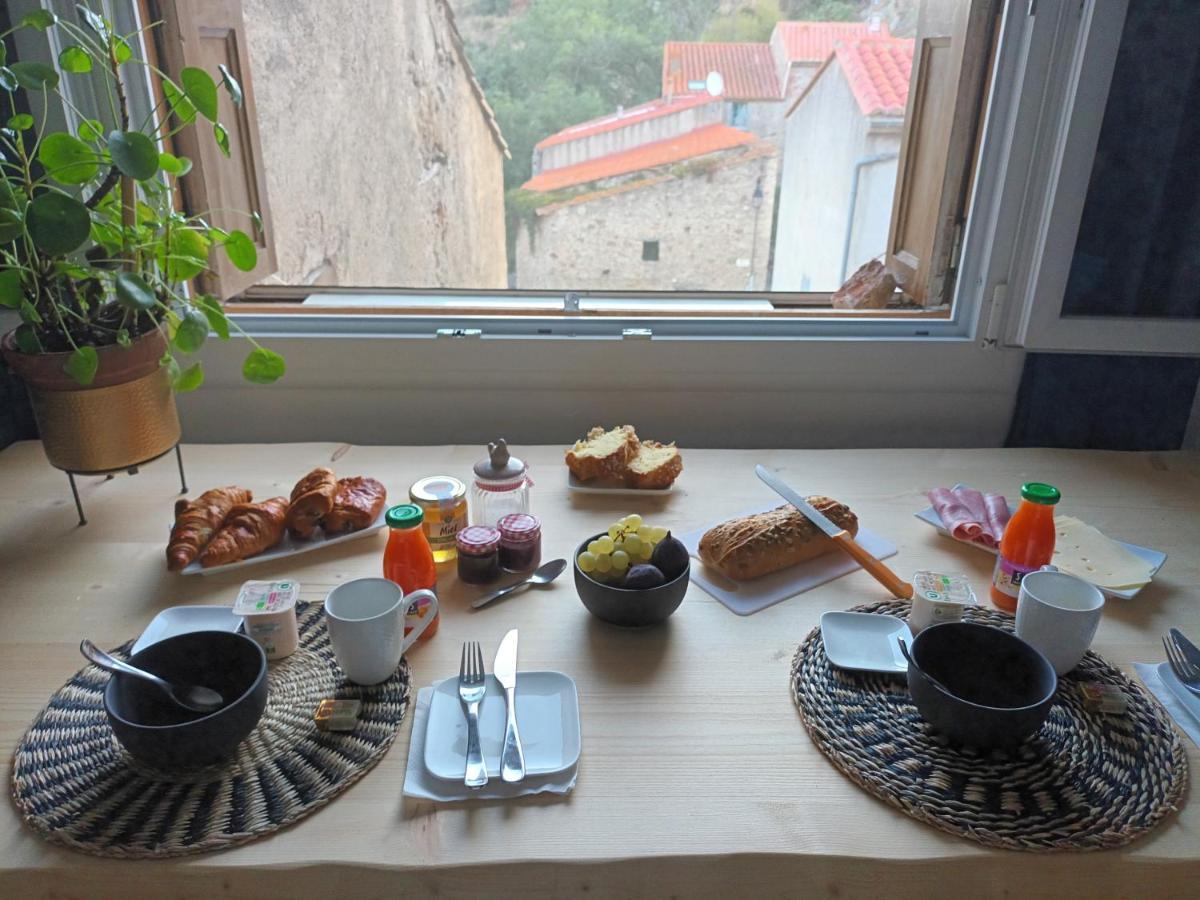 B&B Chambres "Chez Meme Germaine" Caramany Bagian luar foto